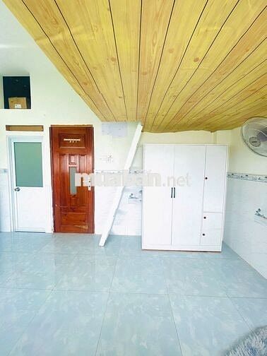 Duplex view kính cửa sổ trời giá rẻ gần Emart