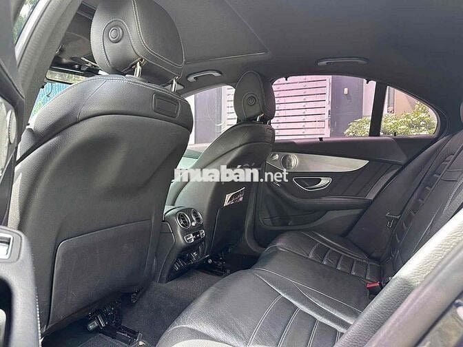 Mercedes C300 AMG 2017 Xanh Tự động 9 cấp