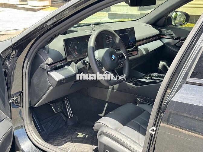 BMW 530iM-SPORT MODEL2026 NHẬP ĐỨC BH HÃNG 2030