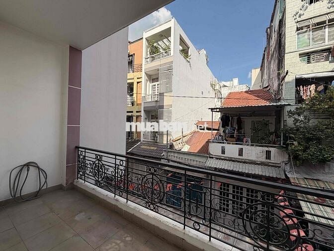 CHO THUÊ NGUYÊN CĂN ĐƯỜNG MẠC ĐĨNH CHI -Q1 - 100m2 SÀN- TỰ DO KD