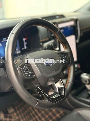 Ford Ranger Wildtrak 2.0L 2 Cầu 2025 Đen