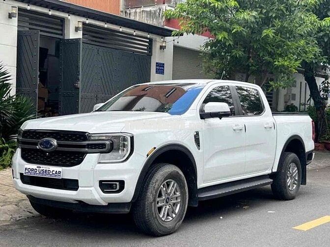 Ford Ranger XLS AT 2023 Trắng 25.000km