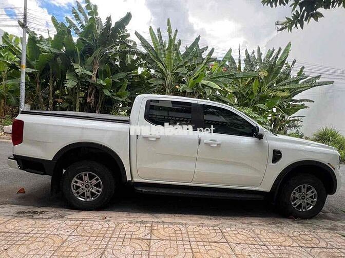 Ford Ranger XLS AT 2023 Trắng 25.000km