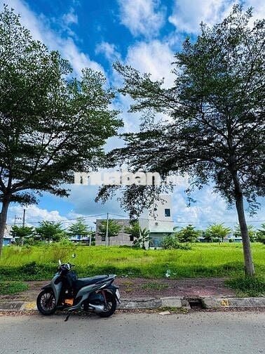 BÁN GẤP ĐẤT NỀN GẦN BẾN XE TRÀ MEN