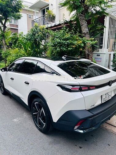 Peugeot 408 Premium 2023 Trắng 13.942 km