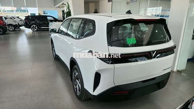 VinFast Limo 2025 Trắng