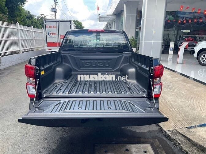 Isuzu Dmax UTZ 825kg màu Đen