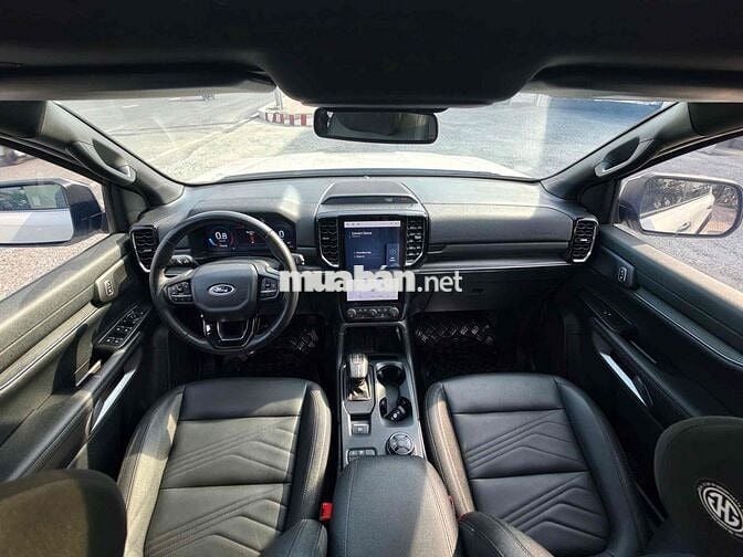 Ford Everest Titanium 4x4 2024 Trắng