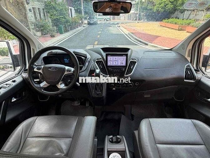 Ford Tourneo titaimum 2021 Trắng Tự động
