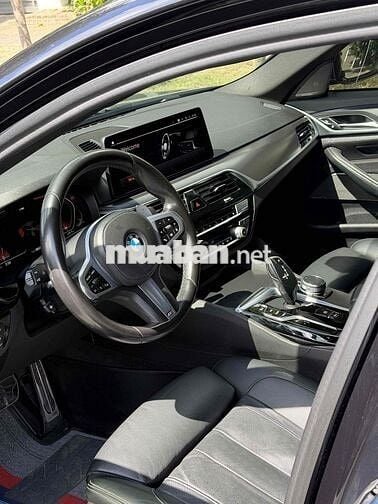BMW 520i M-Sport 2021 8600 km Đen