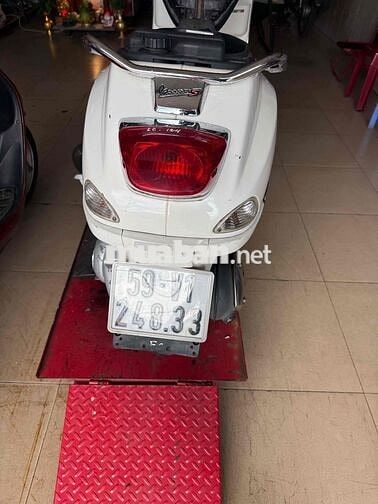 Piaggio Vespa 2011 Trắng