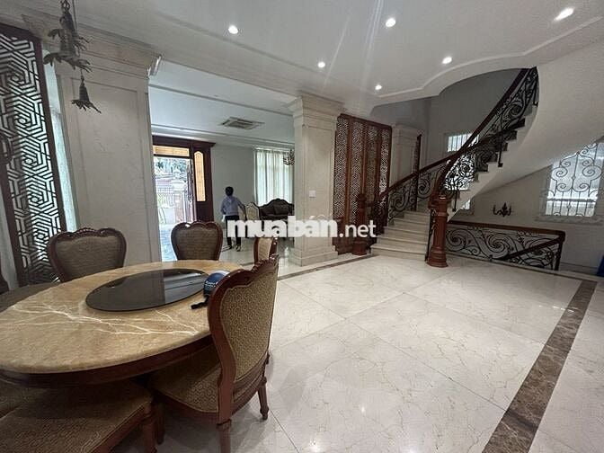 BIỆT THỰ CHO THUÊ ĐƯỜNG CỬU LONG. DT: 8X20M. TRỆT 3 LẦU. SẴN MÁY LẠNH
