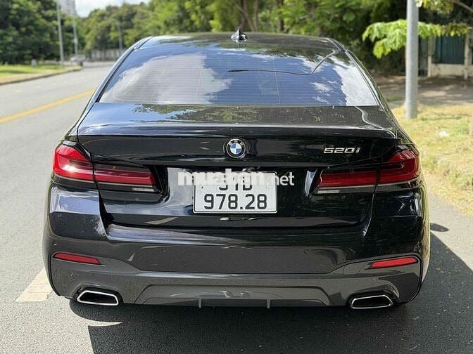 BMW 520i M-Sport 2021 8600 km Đen
