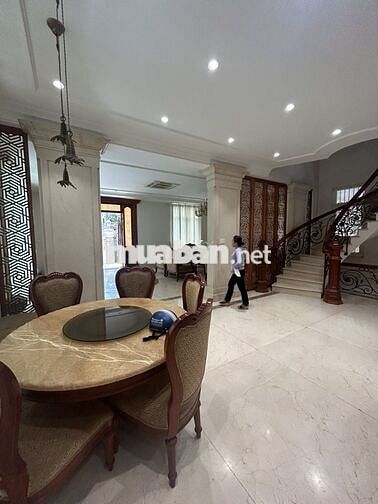 BIỆT THỰ CHO THUÊ ĐƯỜNG CỬU LONG. DT: 8X20M. TRỆT 3 LẦU. SẴN MÁY LẠNH
