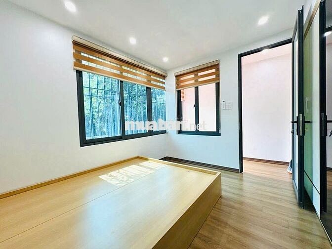 Căn hộ CC Giảng Võ, thang máy xịn, view hồ, 2 ban công, 60m2*2PN