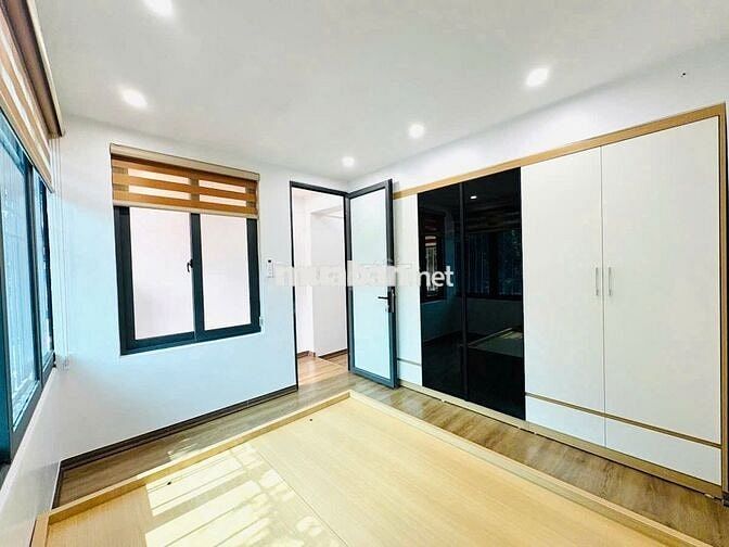 Căn hộ CC Giảng Võ, thang máy xịn, view hồ, 2 ban công, 60m2*2PN