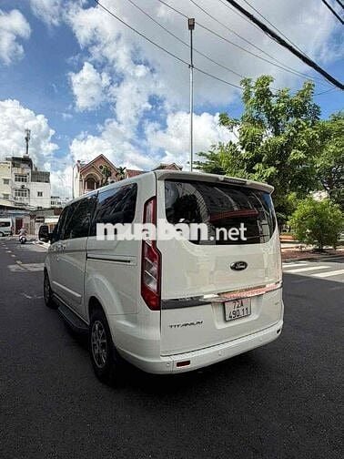 Ford Tourneo titaimum 2021 Trắng Tự động