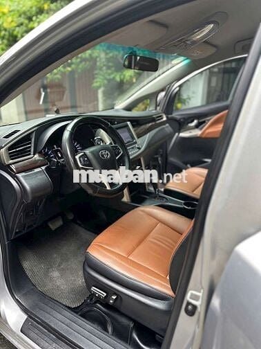 Toyota Innova V 2018 Tự động Bạc 128378 km