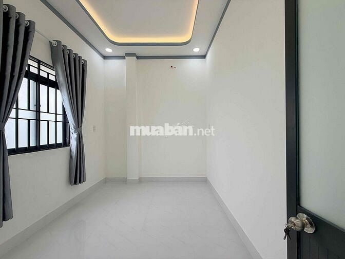 Nhà Đường Xe Hơi Đậu Cửa mà có 1 tỷ 080 Nhà 1 lầu Quận 12