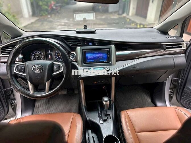 Toyota Innova V 2018 Tự động Bạc 128378 km