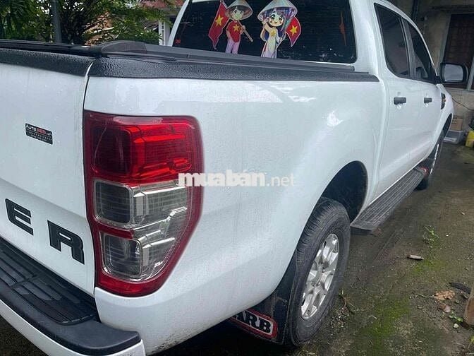 Ford Ranger Trắng 5 chỗ