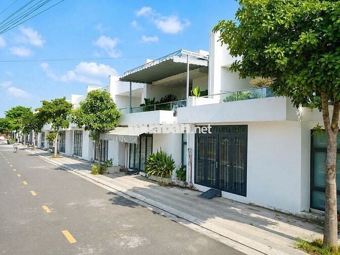 Lô góc 2 mặt tiền hiếm 162m KDC đông đúc gần vòng xoay cao tốc BH-VT