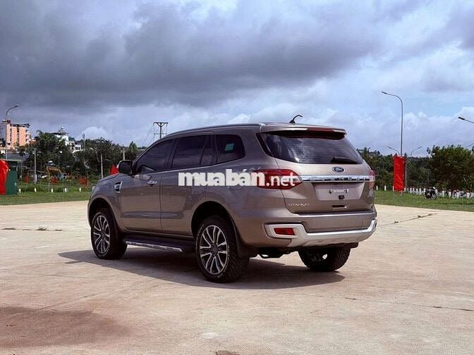 Ford Everest 2018 Titanium 1 cầu Nâu 10 vạn