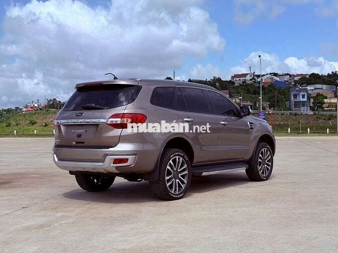 Ford Everest 2018 Titanium 1 cầu Nâu 10 vạn