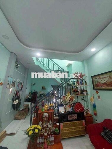 NHÀ NGAY CẦU GIAO KHẨU HÀ HUY GIÁP NGAY NGÃ 4 GA