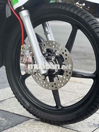 Honda Future 125 Fi 2023 Trắng Đen Tự động