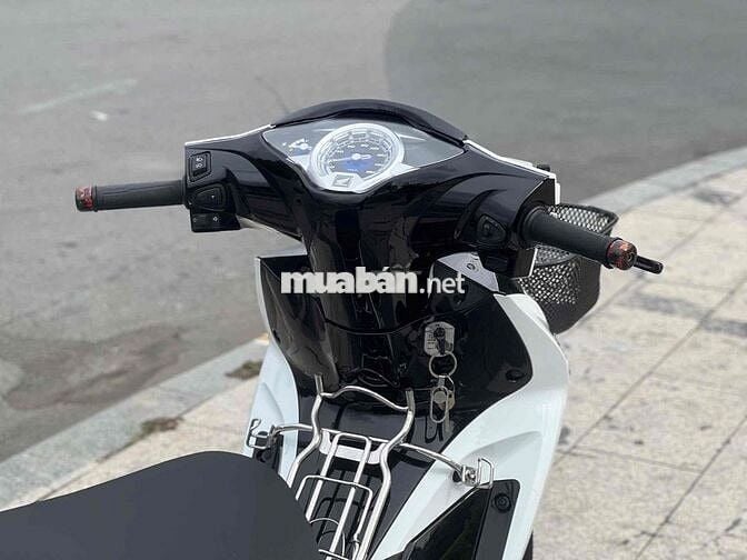 Honda Future 125 Fi 2023 Trắng Đen Tự động
