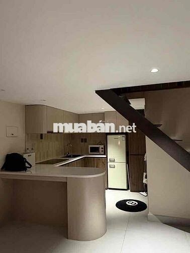 Trống phòng gác thoáng, rộng 35m2 - Ung Văn Khiêm
