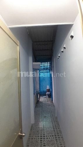 Cho thuê nguyên căn nhà đường Trưng Nữ Vương, gần chợ Hóc Môn