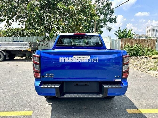 Isuzu Dmax Highlander 2025 1 cầu AT Xanh