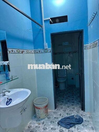 nhà trống suốt gần ngã 5 vĩnh Lộc.2 phòng ngủ 2 tollet 