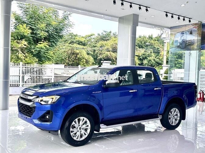 Isuzu Dmax Highlander 2025 1 cầu AT Xanh