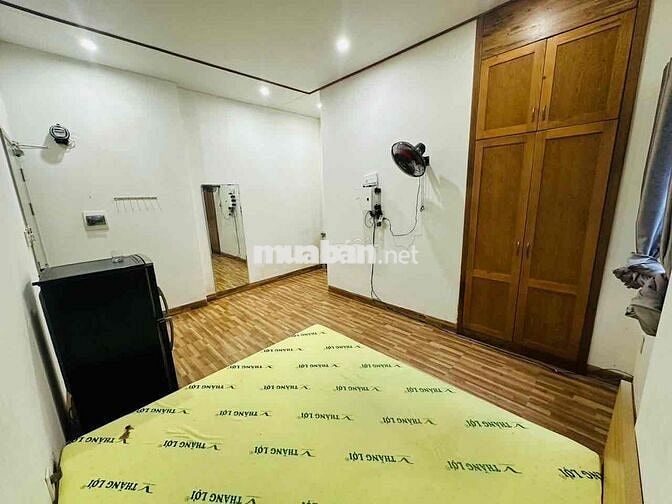 Trống phòng studio Địa chỉ: 95 Hoàng Bích Sơn(Gần cầu Sông Hàn, 300m r