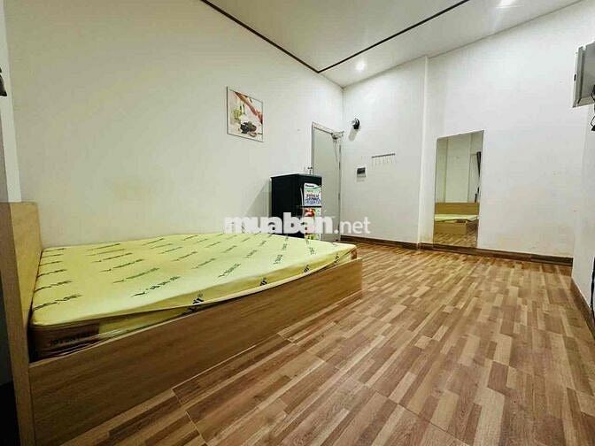 Trống phòng studio Địa chỉ: 95 Hoàng Bích Sơn(Gần cầu Sông Hàn, 300m r