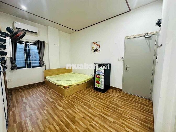 Trống phòng studio Địa chỉ: 95 Hoàng Bích Sơn(Gần cầu Sông Hàn, 300m r