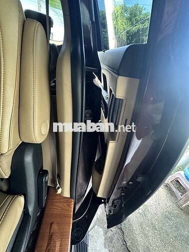 Kia Sedona 2018 Dầu 7 chỗ Nâu đỏ