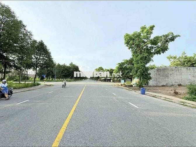 Bán đất đẹp gần chợ đêm KCN Bàu Bàng , 300m2/910tr , SHR  hợp đầu tư
