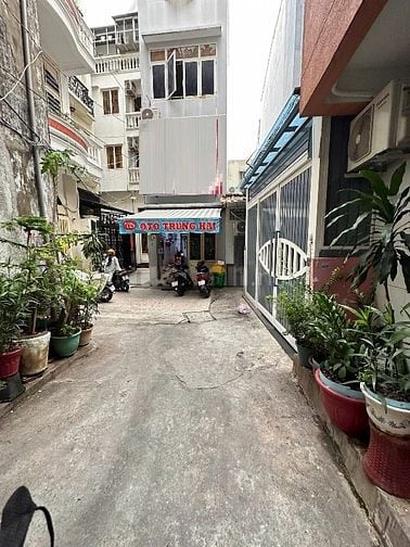 Cách mặt tiền 1 căn nhà,hẻm xe hơi mini Tr Bình Trọng,Ngang 4,1m 