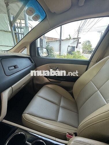 Kia Sedona 2018 Dầu 7 chỗ Nâu đỏ