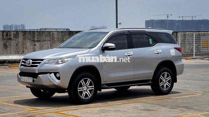 Toyota Fortuner 2017 AT 2.7V Bạc 74.000KM