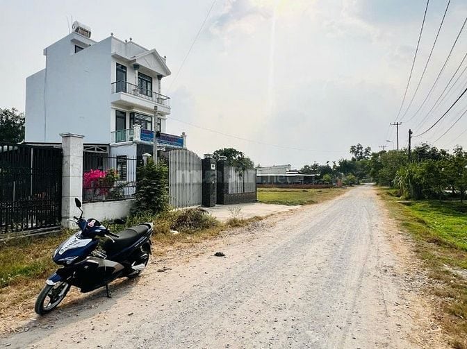 Bán đất tại xã Trung Lập Hạ 1288m2 có 300 ONT. Giá 4 tỷ 500 triệu
