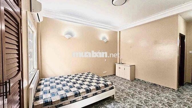 CHO THUÊ STUDIO RỘNG 40m2 KHÔNG GIỚI HẠN NGƯỜI Ở GẦN GTVT, HUTECH, FTU