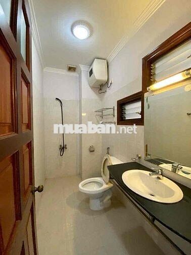 CHO THUÊ STUDIO RỘNG 40m2 KHÔNG GIỚI HẠN NGƯỜI Ở GẦN GTVT, HUTECH, FTU