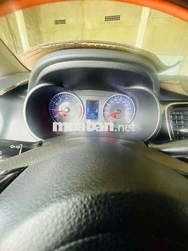 Kia Soluto Trắng Số sàn 5 chỗ