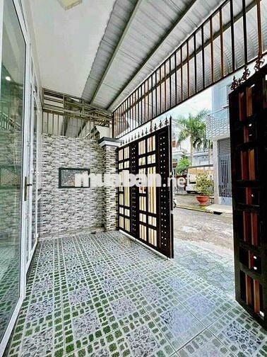 Nhà lầu mới 2 phòng 2 máy lạnh KDC Quân Báo