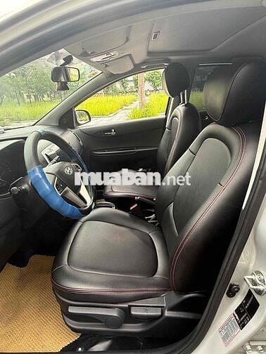 Hyundai i20 Bản full Tự động Bạc
